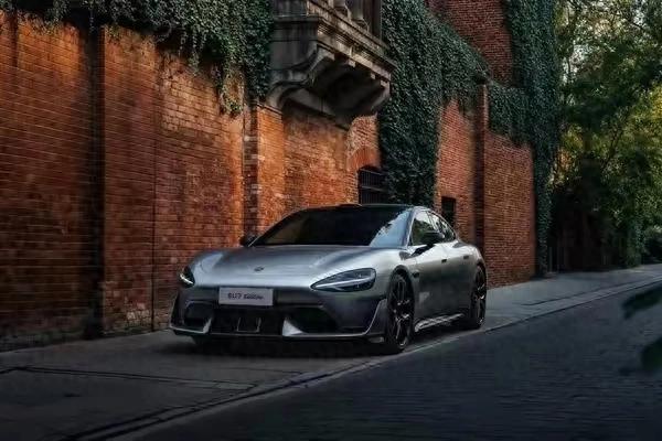 小米新款汽车_小米汽车SU7 Ultra驾驶乐趣大解析_小米首款汽车