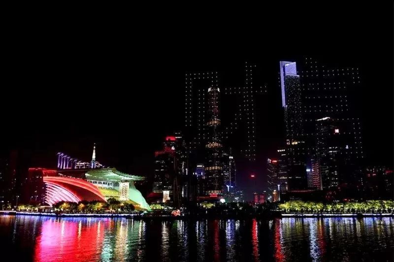 编程无人机比赛视频_无人机表演编程_无人机的编程与表演艺术的结合