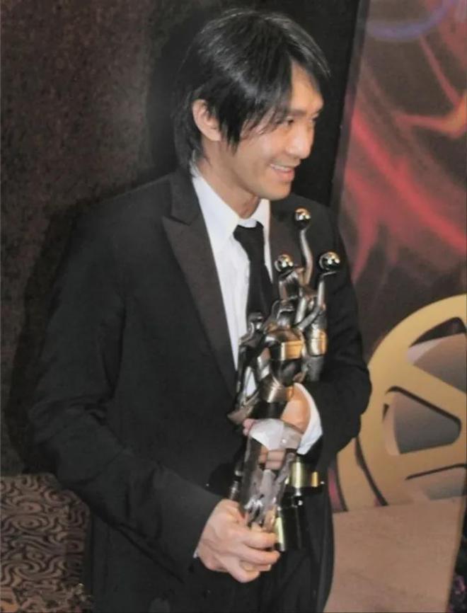 周星驰在武术片中的演出_周星驰电影中出现的武术_周星驰武术指导