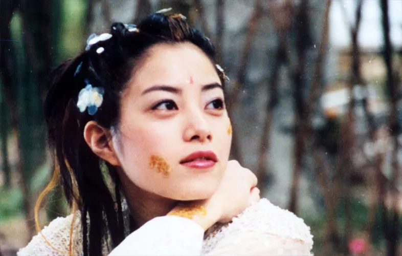 简爱的情感发展历程_私奴生活_金巧巧的私生活与情感历程