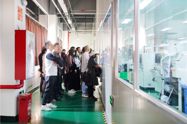 家居生活平台_生活家居家_随时随地享受智能生活的乐趣 49.智慧家居,为您的生活带来改变