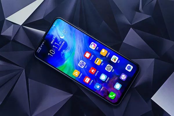 荣耀手机的镜头是什么的_评测荣耀的拍照效果：从镜头到成像_荣耀的镜头