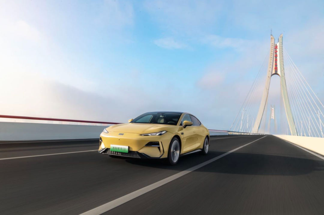 小米新款汽车_小米suv车_小米汽车SU7 Max的全方位性能测评