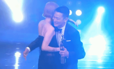 周慧敏成长专辑_周慧敏的自我成长与精神追求_追求周慧敏的人很多吗