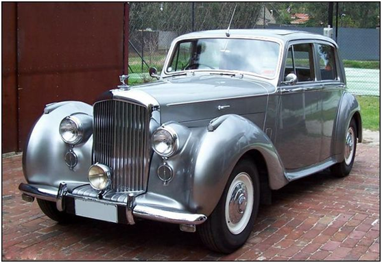 宾利豪华跑车_宾利豪华车队_宾利与运动性能：豪华中的速度狂欢