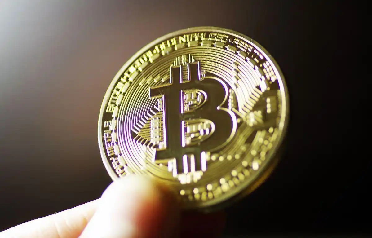 “特朗普交易”要卷土重来?分析师:这次可能是加密货币!_特朗普对加密货币的看法_特朗普区块链加密选票