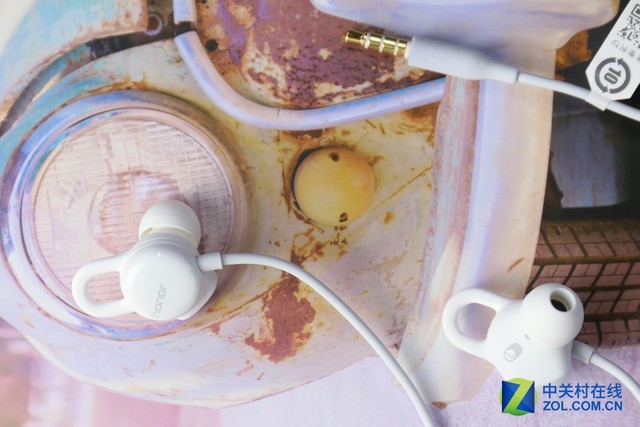 你的心情TA最懂 荣耀心晴耳机首发评测