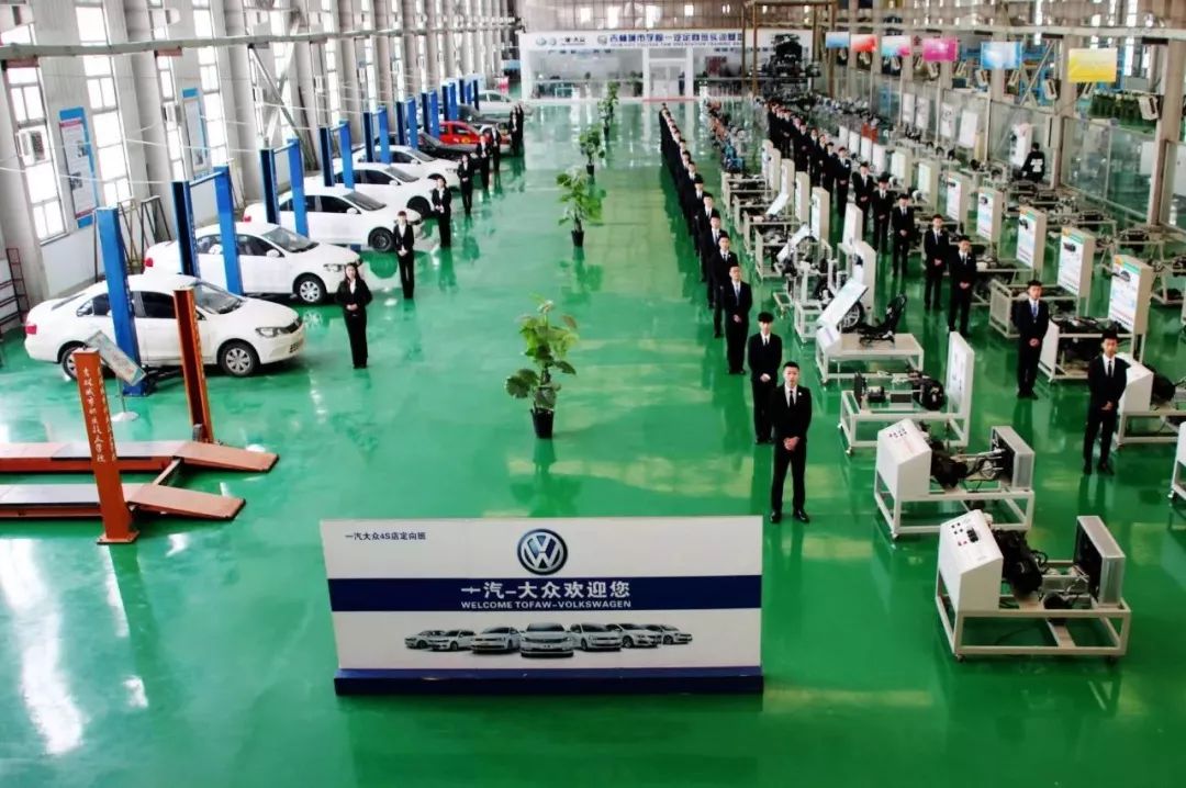 表演用的无人机是什么牌子_无人机表演中使用的常见软件与工具_无人机表演设备多少钱