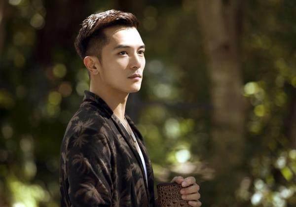 邱泽老婆_邱泽和老婆牵手逛街_邱泽