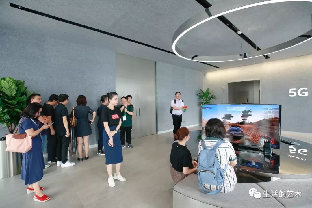 华为配件如何提升手机功能性？_华为配件性提升功能手机能用吗_华为手机实用配件