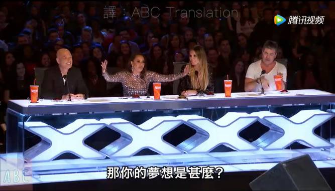 邓紫棋舞台_邓紫棋表演视频_邓紫棋在舞台上的精湛表演，打动现场每一个人