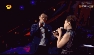 邓紫棋大胆演出_邓紫棋现场_邓紫棋在舞台上的精湛表演,打动现场每一个人