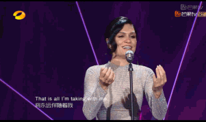 邓紫棋现场_邓紫棋在舞台上的精湛表演,打动现场每一个人_邓紫棋大胆演出