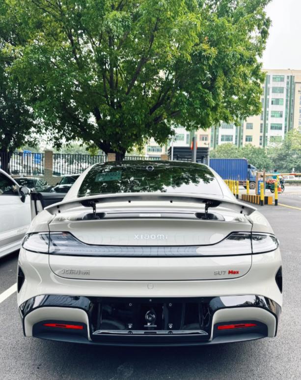 小米越野车速度极慢_小米超跑汽车_小米汽车SU7 Max的续航与加速比较