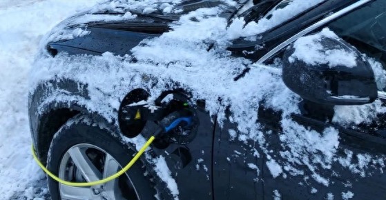 小米超跑汽车_小米越野车速度极慢_小米汽车SU7 Max的续航与加速比较