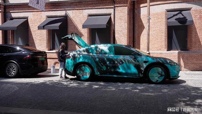 凯迪拉克与其他豪华车品牌的比较_凯迪拉克最豪华的suv_凯迪拉克算豪华