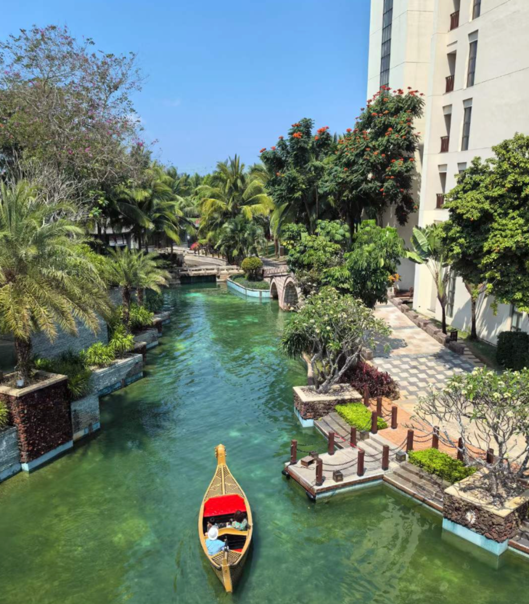 昆仑能源领导_昆仑玻璃在手机行业的领导地位_手机行业与汽车行业