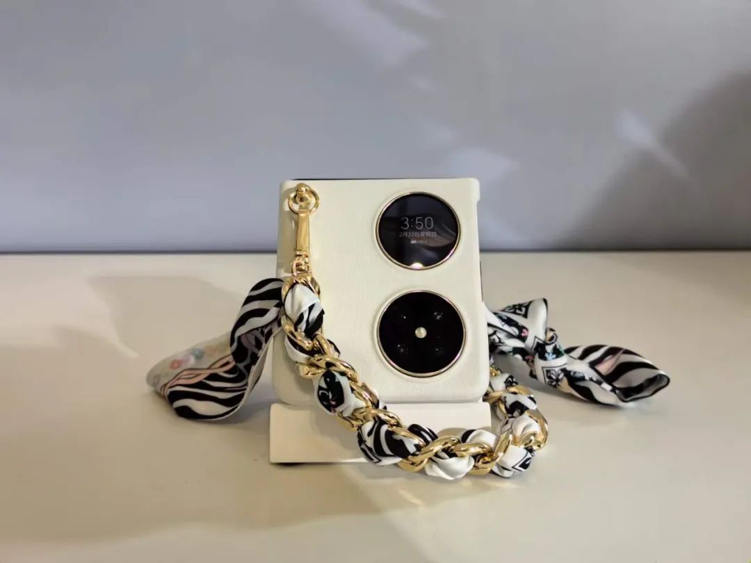 昆仑能源领导_手机行业与汽车行业_昆仑玻璃在手机行业的领导地位