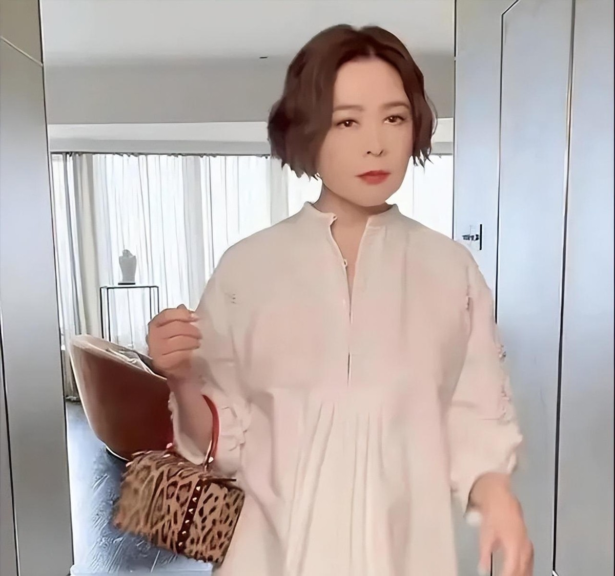 关之琳活动_关之琳参加活动_关之琳与社会活动的参与