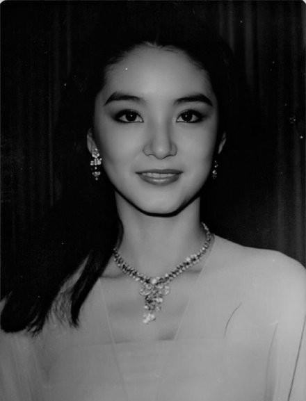 林青霞与徐克的合作传奇_林青霞与徐克跳舞视频_经典传奇林青霞