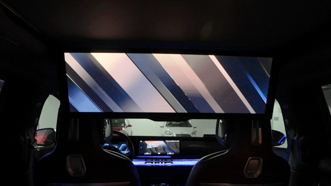 劳斯莱斯内饰氛围灯_劳斯莱斯车灯效果_劳斯莱斯的车内氛围灯光系统