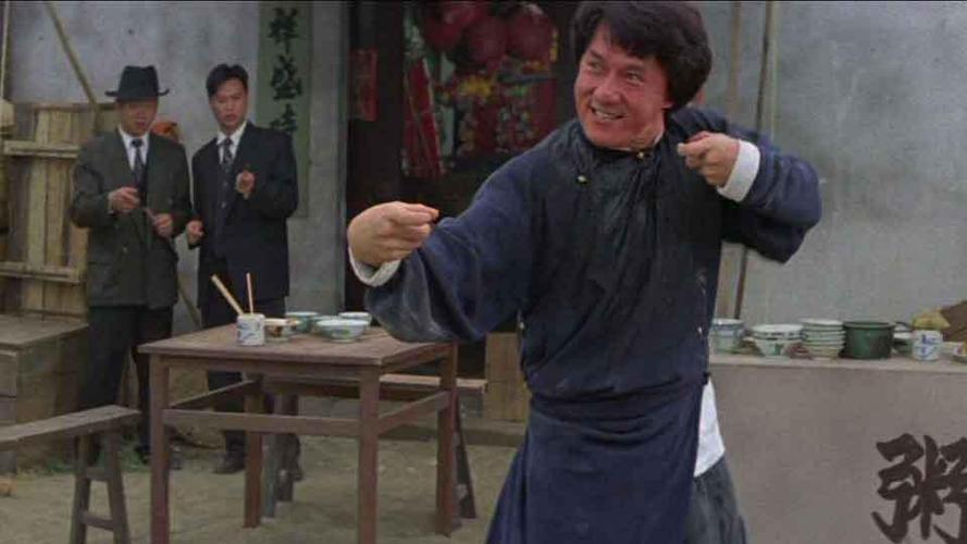 成龙与其他动作明星的比较_成龙最佳动作设计_成龙明星动作比较好的是谁