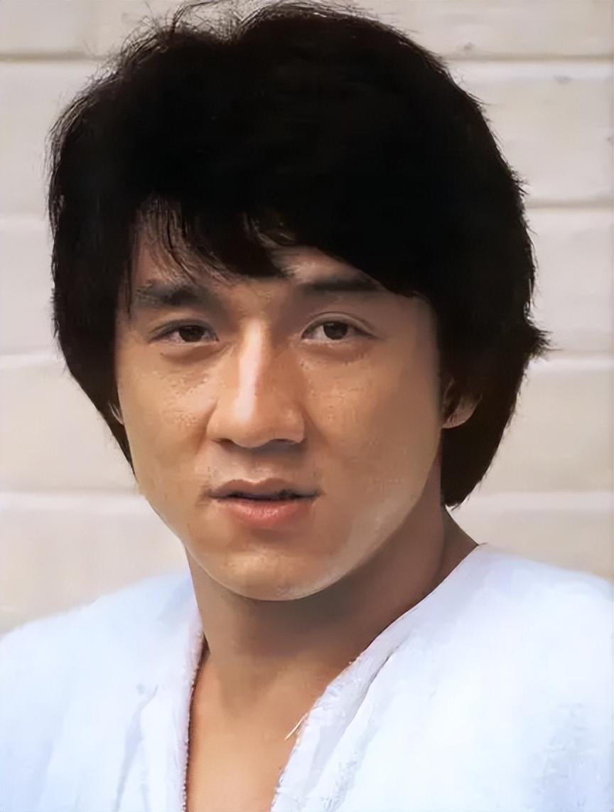 成龙明星动作比较好的是谁_成龙最佳动作设计_成龙与其他动作明星的比较