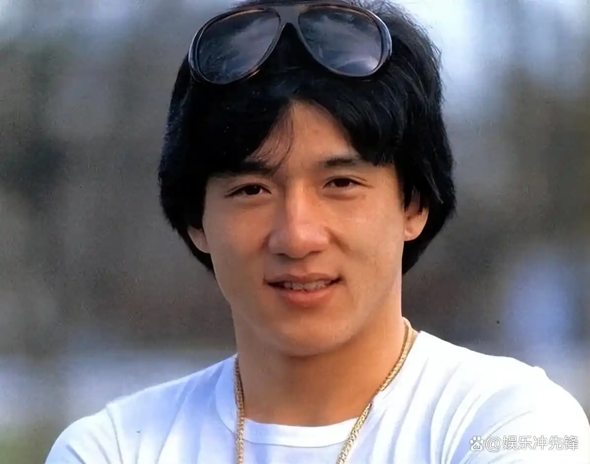 成龙最佳动作设计_成龙与其他动作明星的比较_成龙明星动作比较好的是谁