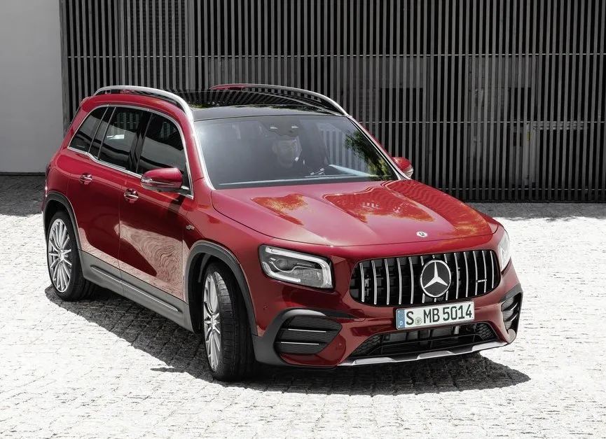 迈凯伦的豪华内饰设计：科技与舒适的结合_迈凯伦内饰_迈凯伦内饰什么材质