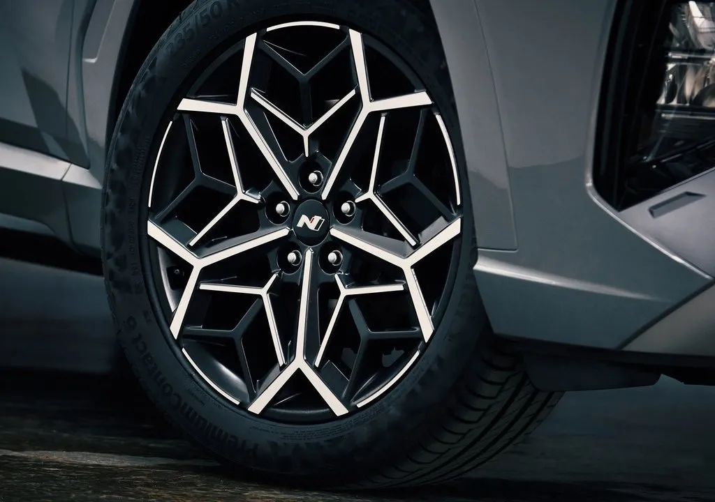 迈凯伦内饰_迈凯伦的豪华内饰设计：科技与舒适的结合_迈凯伦内饰什么材质